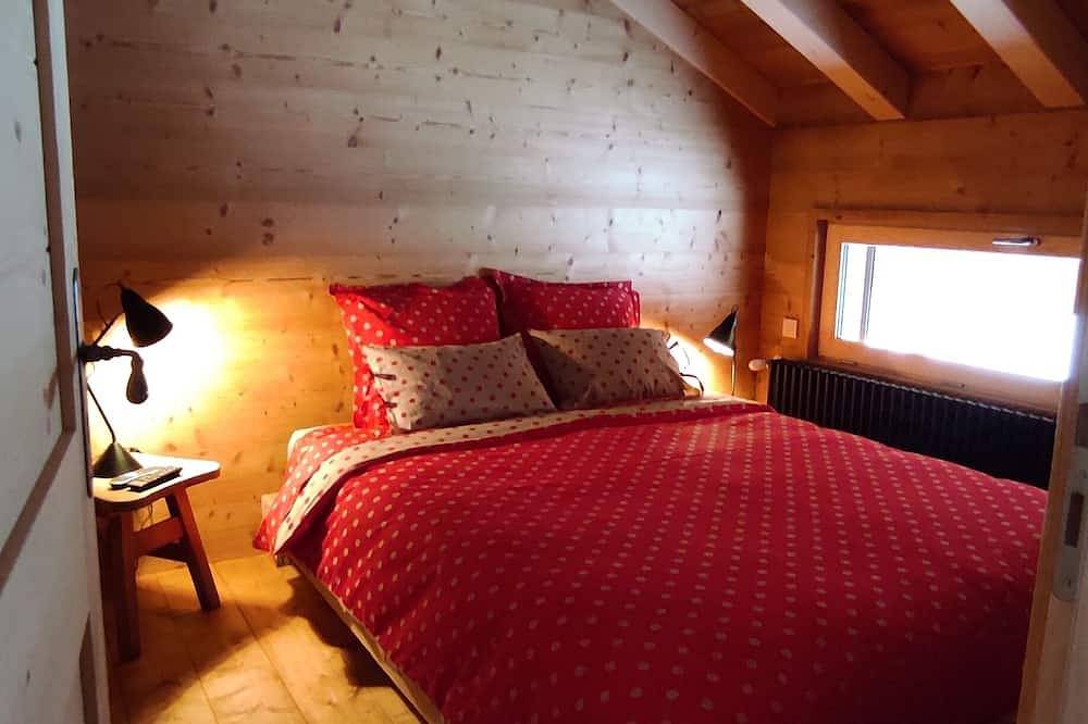 Demi-Chalet savoyard 4 pers. quasi-neuf au milieu des montagnes in Glières-Val-de-Borne, Région de Bonneville