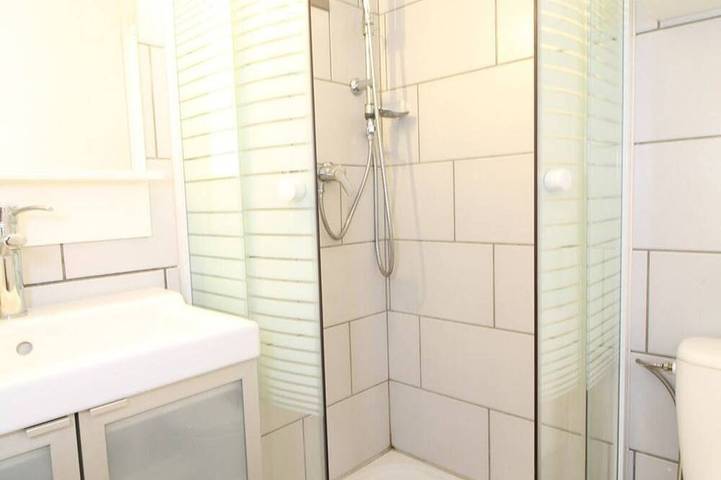 Gîte pour 2 personnes, avec terrasse dans Port De Balaruc Les Bains - 4