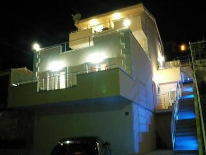 Ferienhaus für 16 Personen, mit Balkon und Terrasse sowie Garten und Pool in Pisak - 2