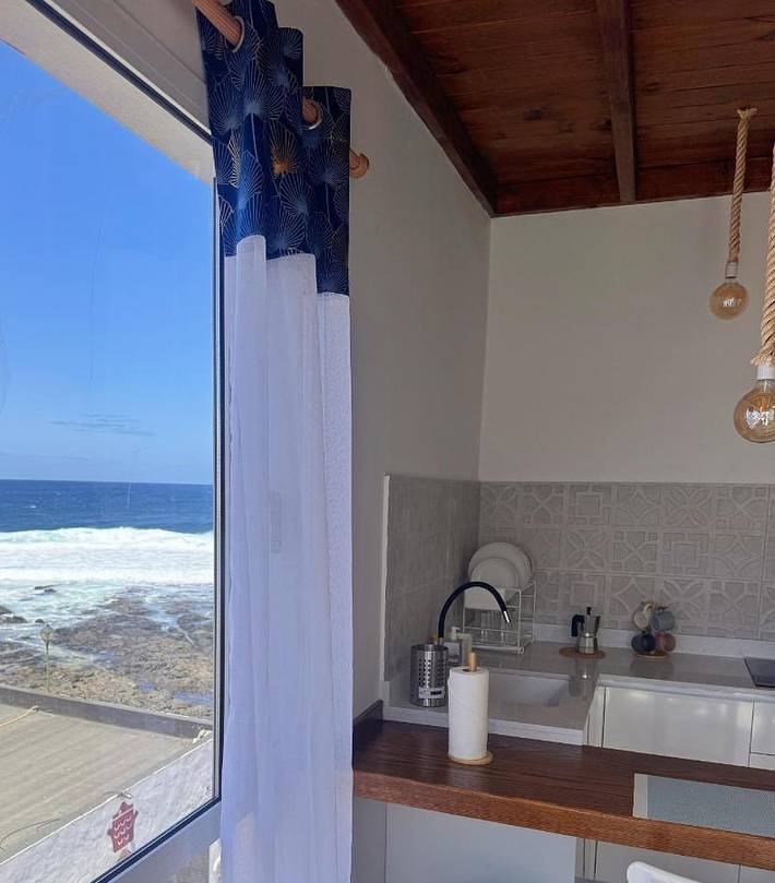 Gîte pour 3 personnes, avec terrasse et vue à La Santa - 4