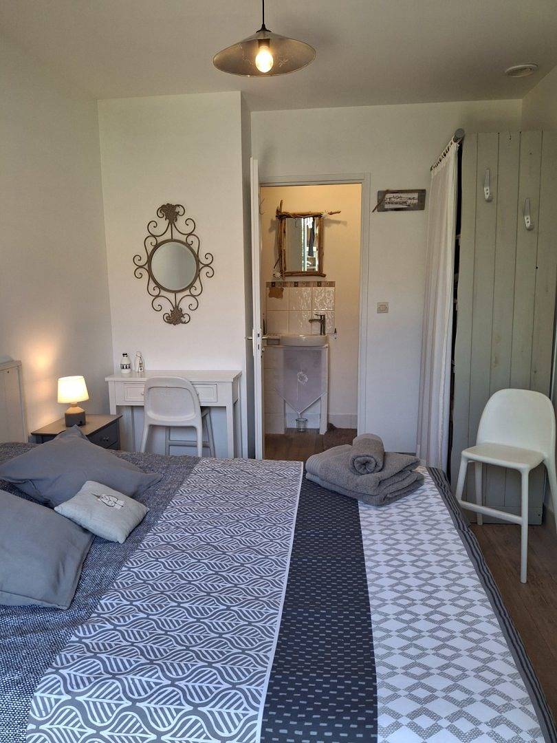 Les Bois Flottés - Chambre grise in Sainte-Marie-de-Ré, Île de Ré