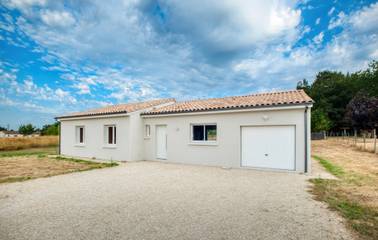 Location de vacances pour 6 personnes, avec jardin et terrasse à Saint-Jean-d'Eyraud