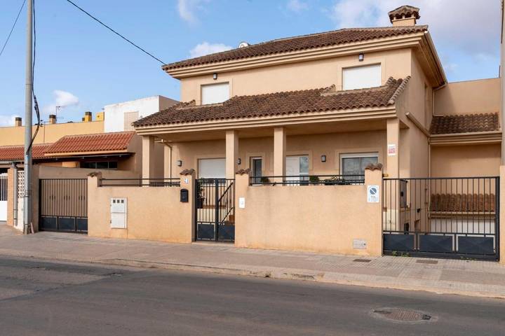 Chalet para 15 personas, con piscina además de jardín y jacuzzi en Campo de Cartagena - 4