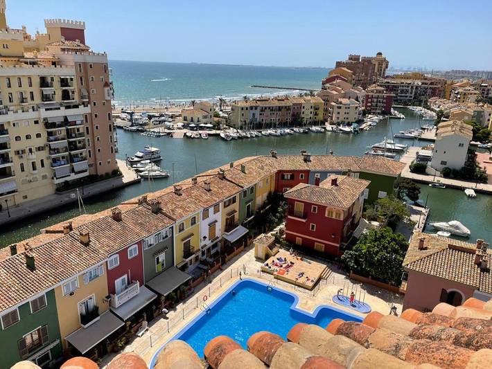 Apartamento para 4 personas, con Balcón y Terraza además de Jardín y Piscina en Port Saplaya