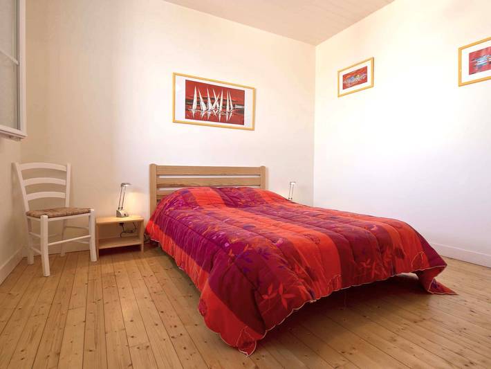 Maison de pêcheur typique à 400m du quai, proche plage, animaux bienvenus, Wifi en option in Les Sables-d'Olonne, Vendée