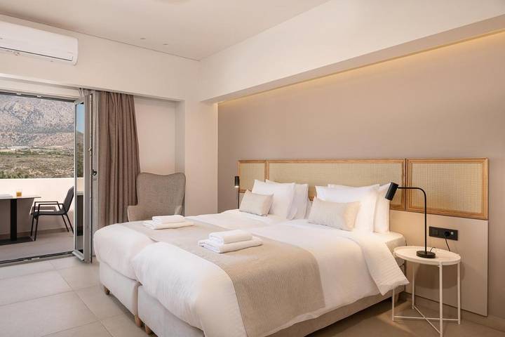 Location de vacances pour 2 personnes, avec Balcon et Terrasse ainsi que Jardin et Vue dans Elafonisi