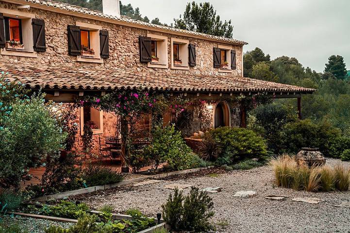 Casa rural para 8 personas, con Terraza además de Jardín y Piscina en Pontons