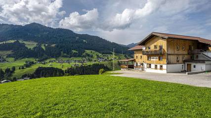 Hütte für 6 Personen, mit Terrasse und Garten, mit Haustier in Mittelberg