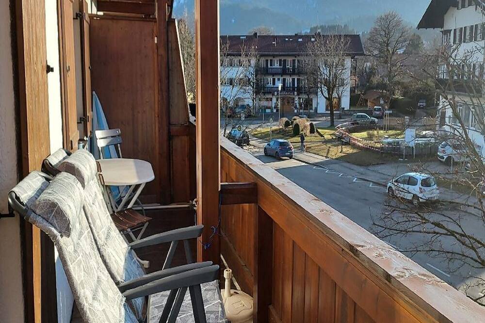 Entire apartment, Haus Adrian - In the Alpenland - Ferienwohnung Im Alpenland in Bad Wiessee, Bavarian Alps