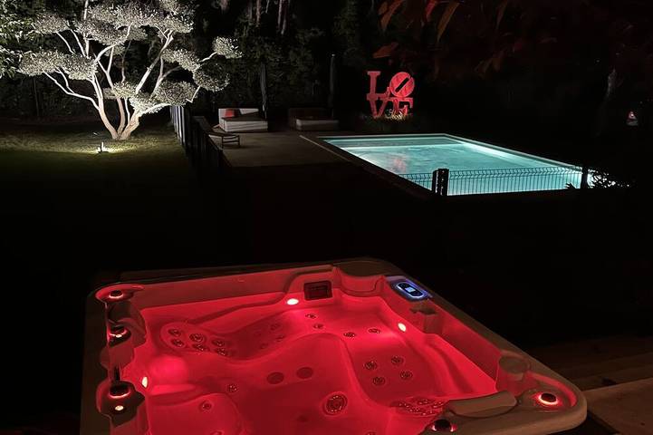 Maison de vacances pour 2 personnes, avec piscine et jacuzzi ainsi que terrasse et jardin