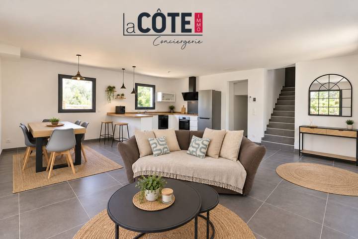 Villa Phi in Ensuès-la-Redonne, Côte méditerranéenne (France)