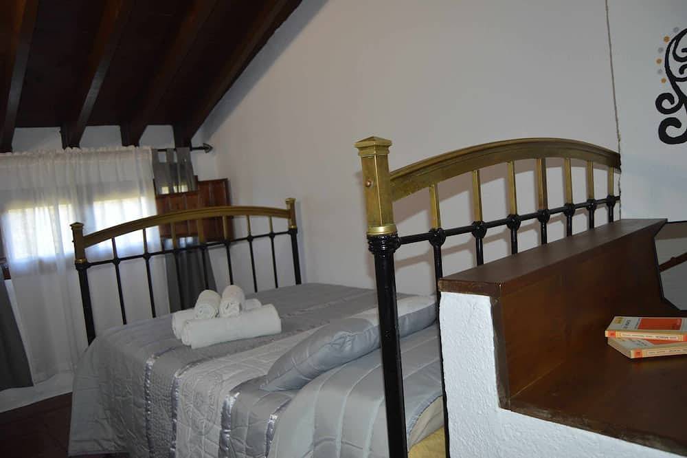 Casa Andaluza de vacaciones con piscina privada in Fuentes de Cesna, Algarinejo