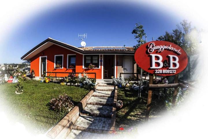 Bed and breakfast per 4 persone, con Giardino e Piscina nonché Panorama a L'Aquila
