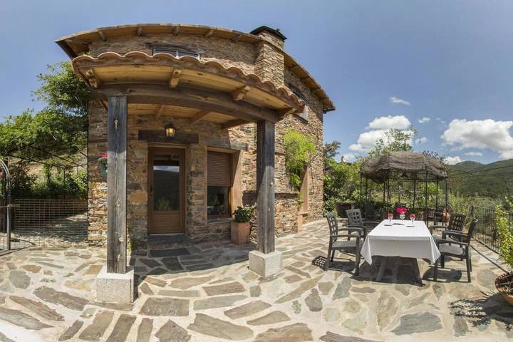 Casa rural para 6 personas, con Balcón y Terraza además de Jardín y Vistas en Las Hurdes