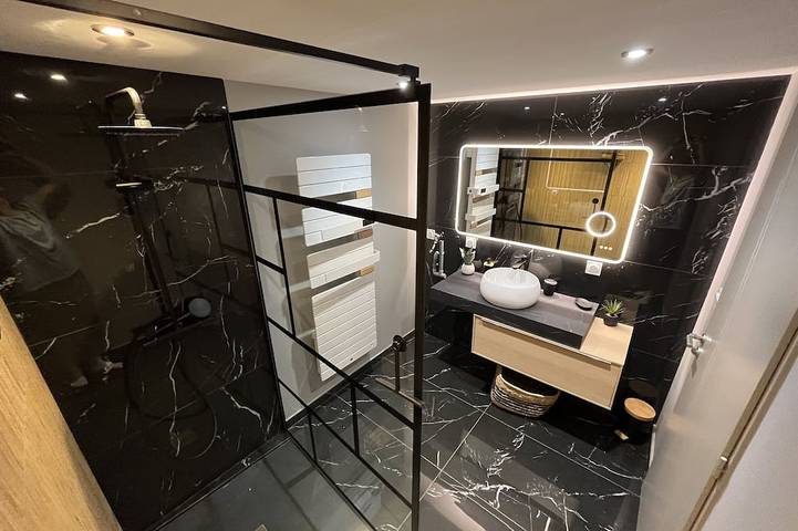 Location de vacances pour 6 personnes, avec terrasse et jacuzzi à Saint-Romain-Lachalm - 4