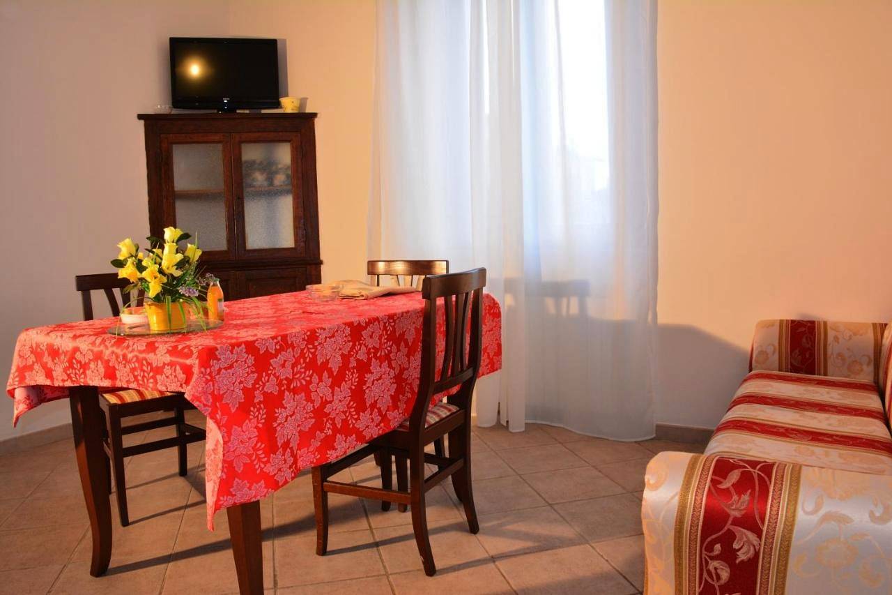 One-Bedroom Apartment with Garden View in Amelia, Amelia (gemeinde)