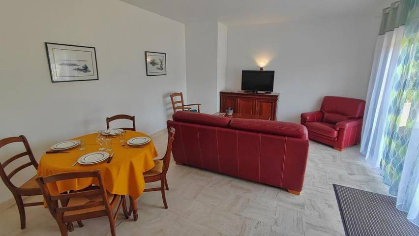 Location de vacances pour 8 personnes, avec terrasse, animaux acceptés à Civaux - 2