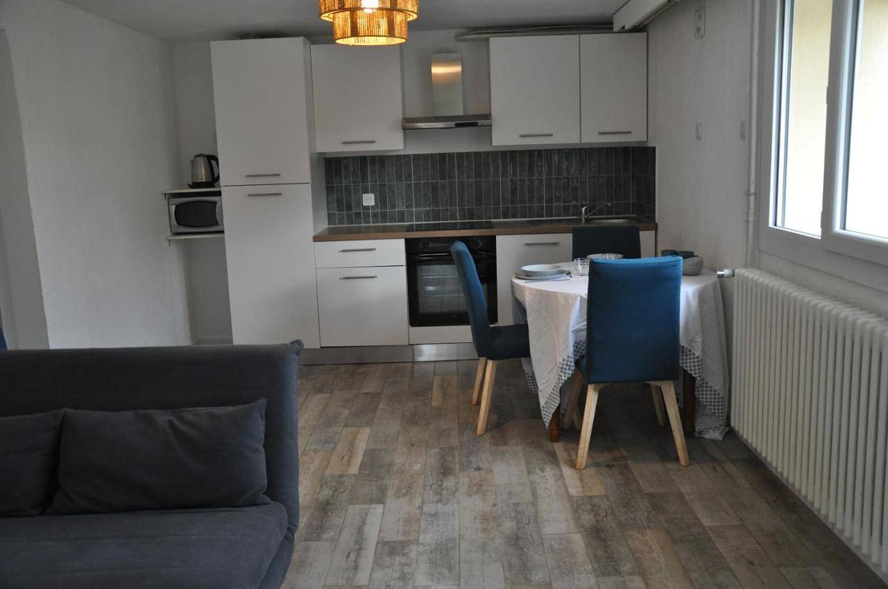 Appartement entier, One-Bedroom Apartment in Bourg-en-Bresse, Région de Bourg-en-Bresse