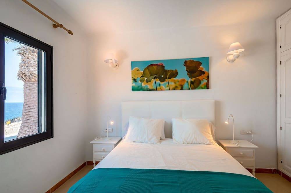 Reyes Natur - Villa on the seafront in Charco del Palo, Haría