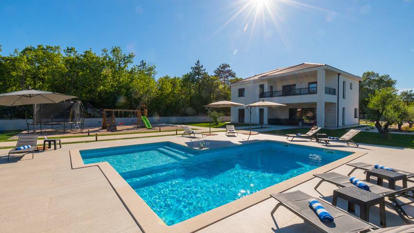 Villa Lea-Makarska by Villas Guide in Imotski, Makarska Riviera