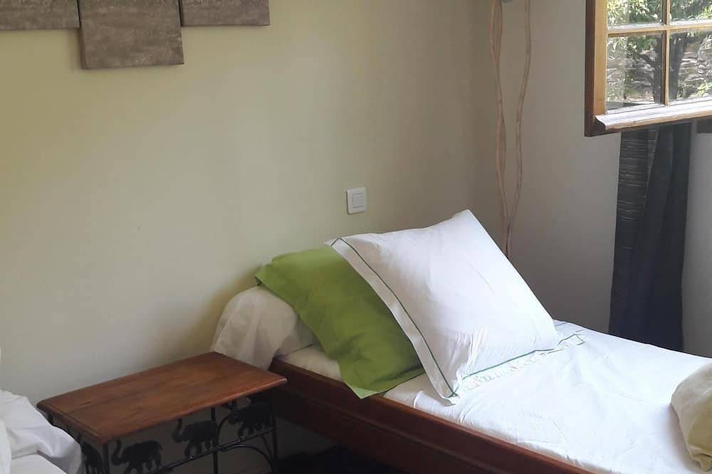 Detached house - in the heart of an olive grove in Berre-les-Alpes, Nice region