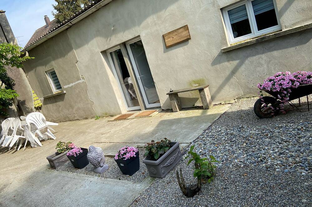Apartamento entero, Le Noyer: Cosy little chalet near Mulhouse in Riedisheim, Región de Mulhouse