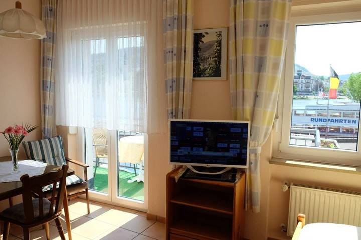 Ferienhaus für 2 Personen, mit Ausblick und Terrasse in Alf - 4