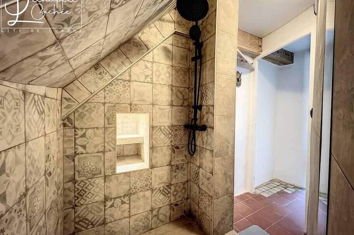 Location de vacances pour 2 personnes, avec sauna et jacuzzi à Saint-Étienne-de-Fontbellon - 4