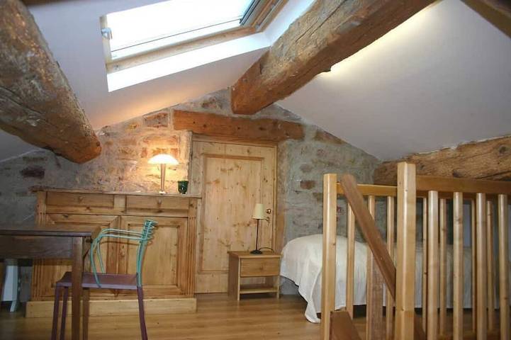 Location de vacances pour 6 personnes, avec jardin à Poleymieux-au-Mont-d'Or - 4