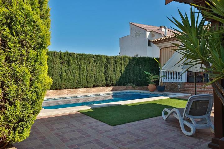 Casa rural para 6 personas, con terraza y piscina en Moncófar