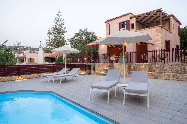 Ferienhaus für 10 Personen, mit Garten, kinderfreundlich in Chania