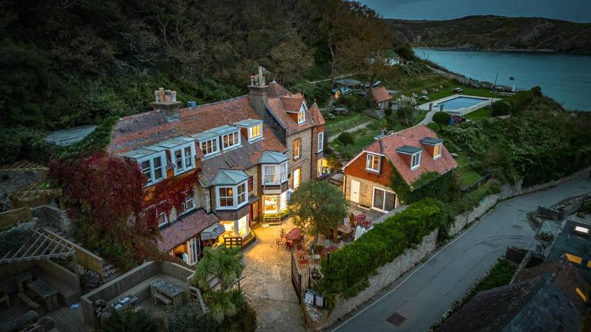 Holiday letting for 2 people, with Terrace and Garden as well as Pool and View in Lulworth Cove