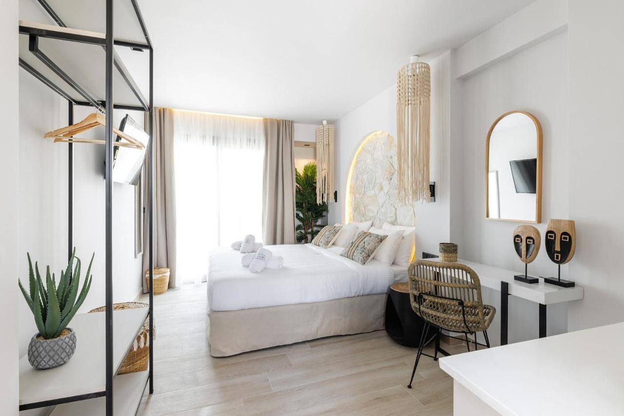 Amalthia Luxury Suites in Polychrono, Cassandra