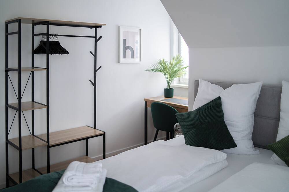 Ganze Wohnung, Modernes, zentrales Apartment mit Boxspringbett und Waschmaschine in Zirndorf, Franken