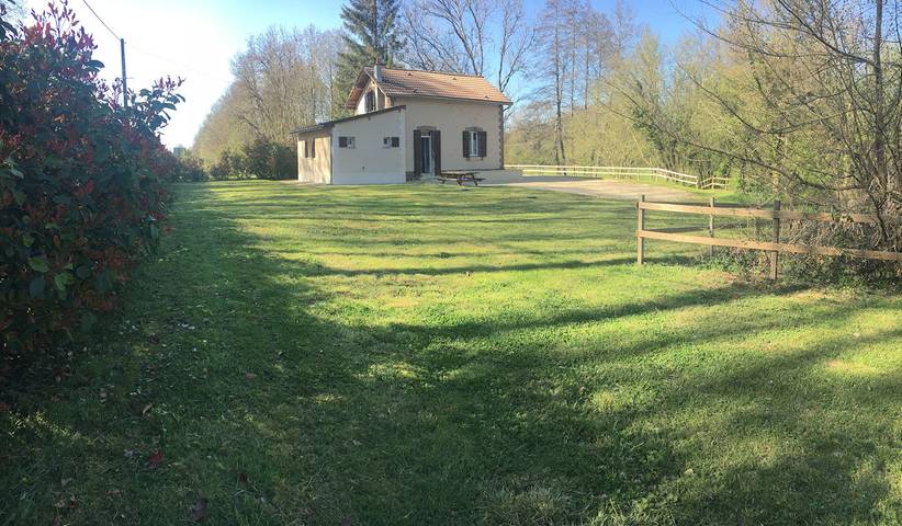 Gîte pour 8 personnes, avec jardin et terrasse, animaux acceptés à Saint-Fargeau - 2