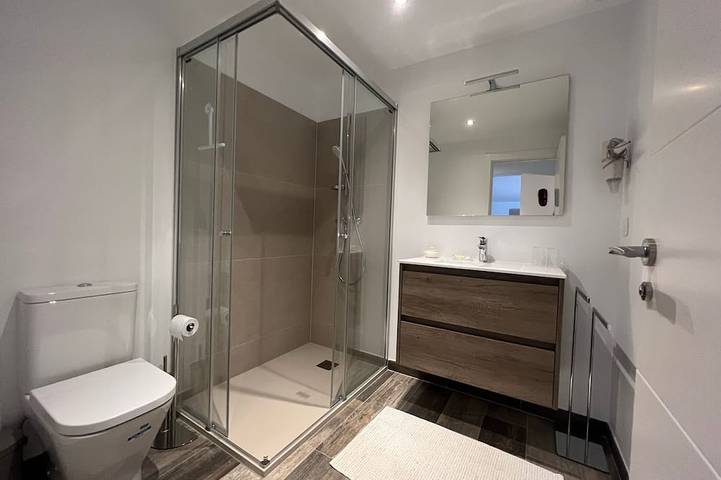 Appartement entier, Charmant T3 avec piscine et parking dans maison basque in Ciboure, Région de Bayonne