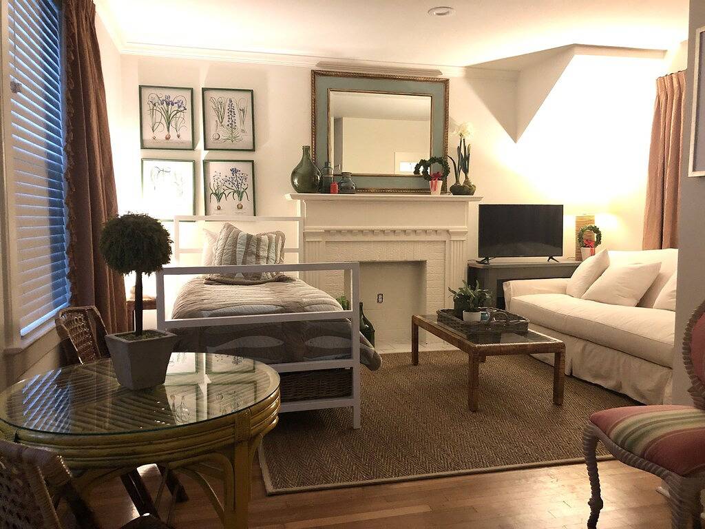 Convenient quiet Lsu Location near City Park, coffee shops, restaurants and bars in Baton Rouge, East Baton Rouge Parish