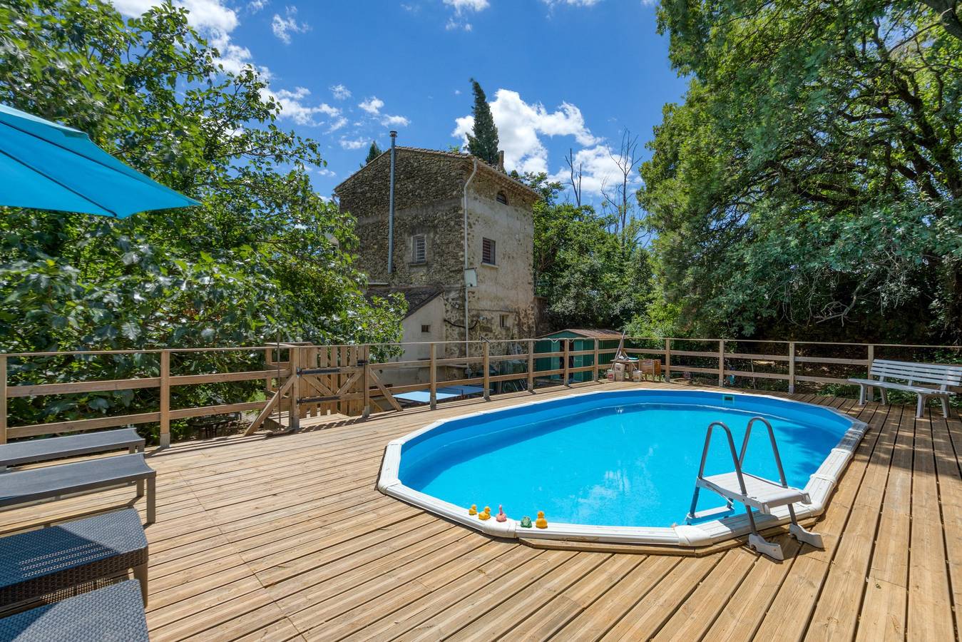 Gîte écologique avec piscine privée, terrasse et Wi-Fi à Autignac in Autignac, Côte méditerranéenne (France)