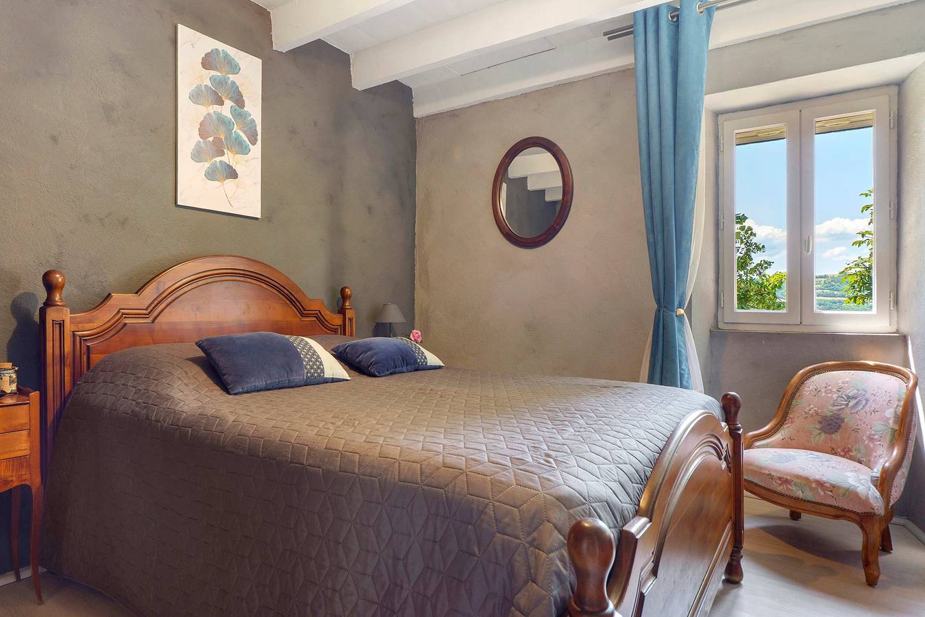 Chambre d’hôtes « Chataignier avec piscine » : vue montagne, piscine partagée, Wi-Fi in Saint-Sylvestre (Rhône-Alps), Région de Tournon-sur-Rhône