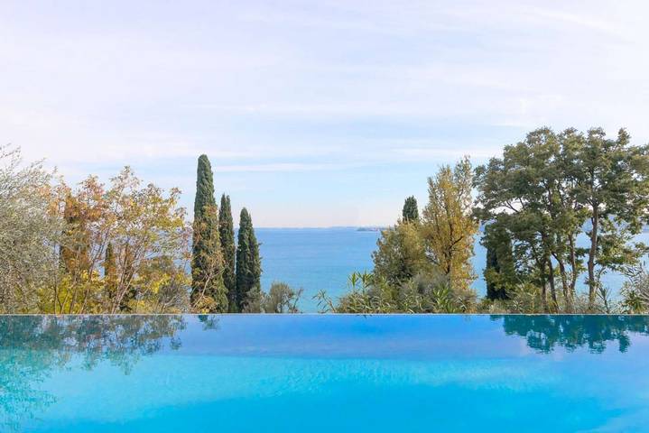 Location de vacances pour 8 personnes, avec Jardin ainsi que Piscine et Vue sur le lac à Padenghe sul Garda - 3