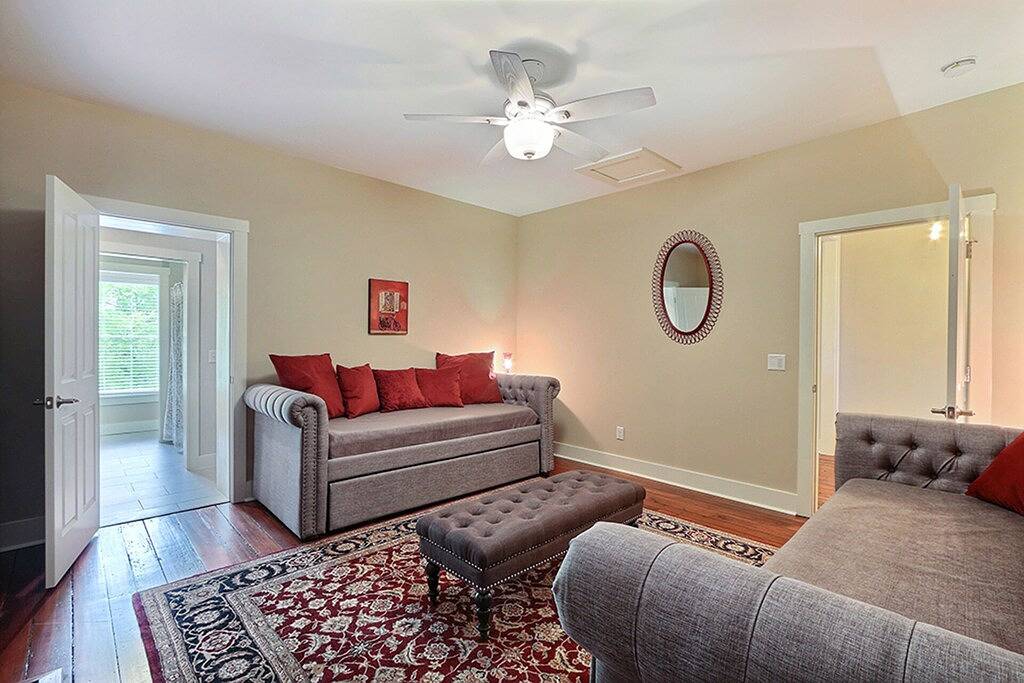 Schön renoviertes Stadthaus in einer großartigen Lage in der Nähe des Forsyth Park in Savannah, Chatham County