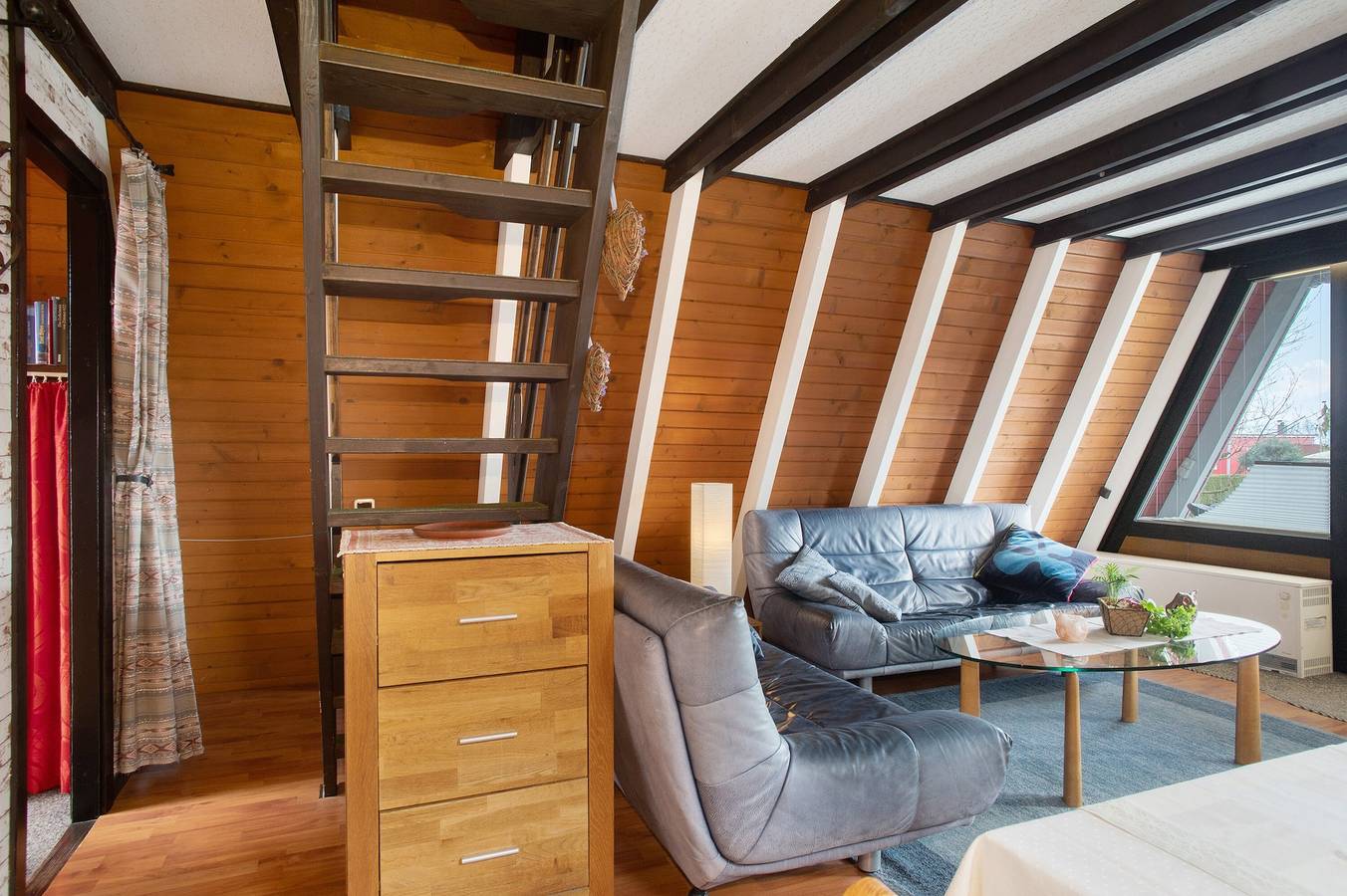Ferienhaus 'Nurdach-Haus (Typ 7)' mit privater Terrasse, privatem Garten und Wi-Fi in Immenstaad am Bodensee, Region Bodensee-Oberschwaben