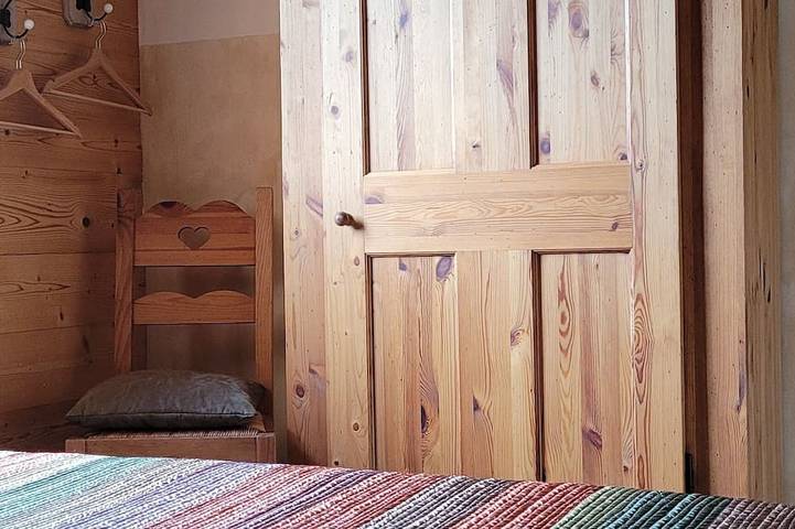 Chalet de charme tout confort à 15min des pistes, 300m du lac, commerces à 5min in Picherande, Parc naturel régional des Volcans d'Auvergne