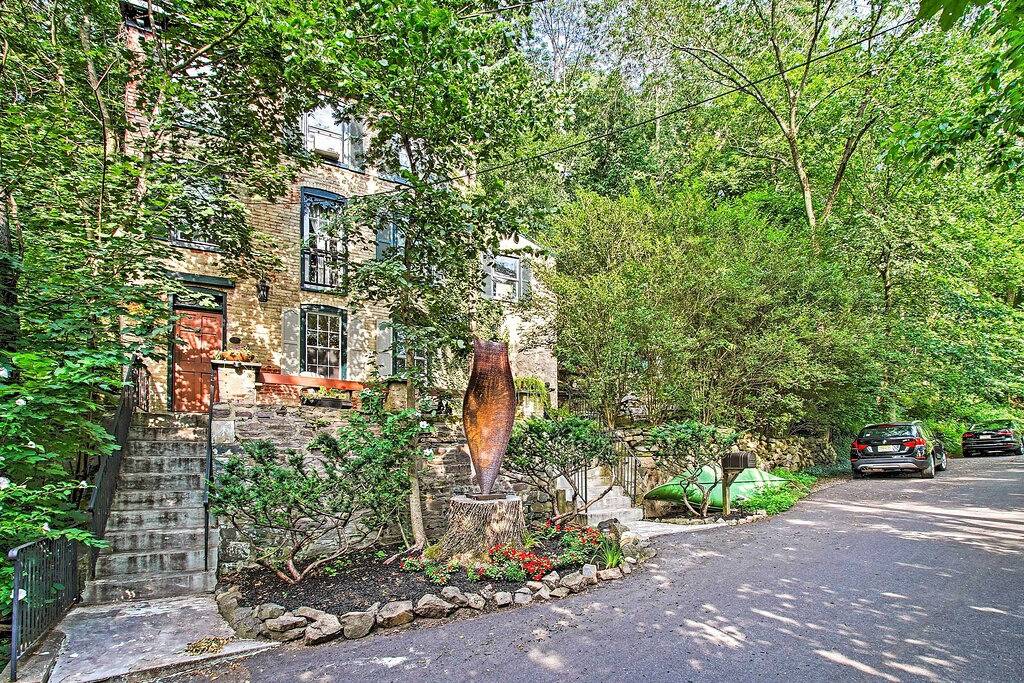 Ganze Wohnung, Charming Getaway < 1 Mi to Downtown Lambertville! in Hunterdon County