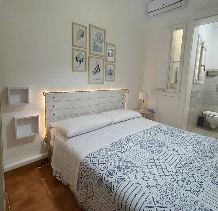 Casa vacanza per 2 persone, con giardino, con animali domestici a Roca Vecchia