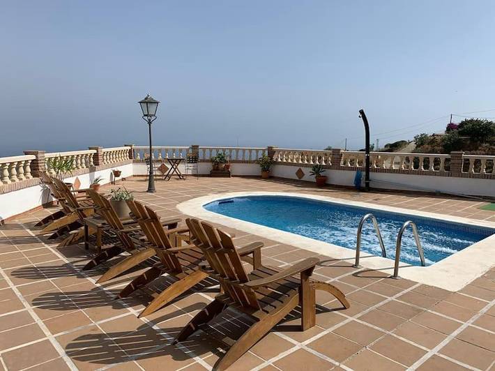 Casa rural para 9 personas, con Balcón y Terraza además de Piscina y Vistas en Ítrabo