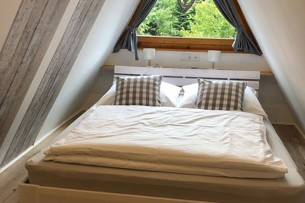 Hambühren Celle Märchenwaldhaus Drosselbart Nurdachhaus Sauna Waldrand Wallbox in Hambühren, Lüneburger Heide