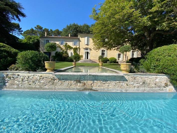 Chambre d’hôte pour 2 personnes, avec Terrasse ainsi que Jardin et Piscine à Aix-en-Provence
