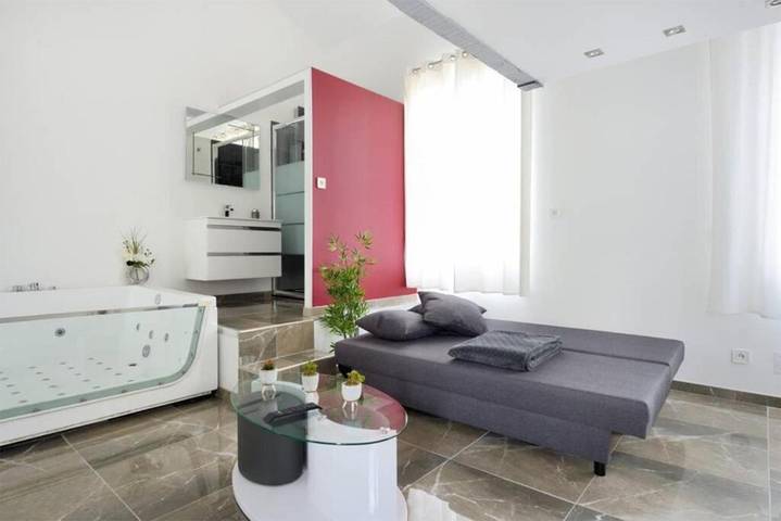 Gîte pour 2 personnes, avec jardin et vue à Saint-Zacharie - 2