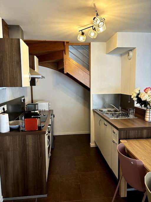 Gîte pour 4 personnes, avec vue sur le lac ainsi que terrasse et vue dans Plage Champ de l'Eau - 3